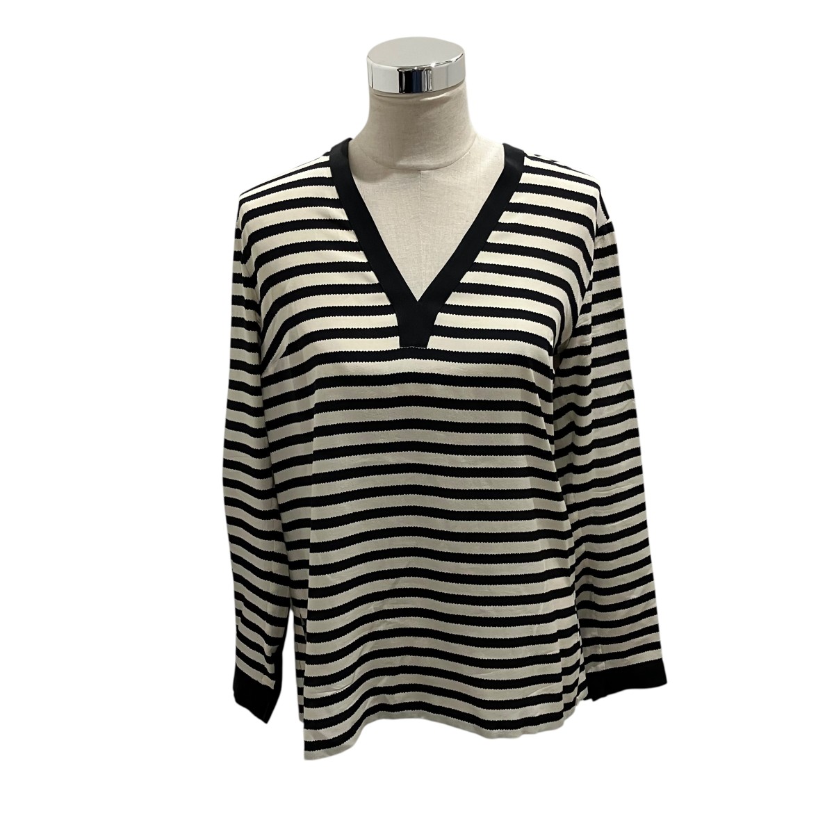 【中古】MaxMara Vネックシルクブラウス 11110841000 黒いこと×白いこと 大いさ：42 【010626】（マックスマーラ）