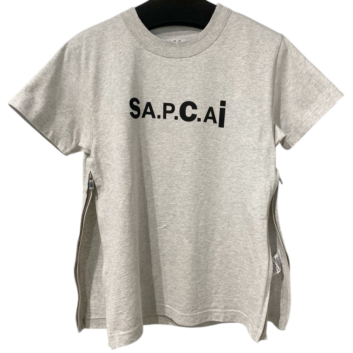 【中古】sacai×A．P．C． 21SS T-SHIRT KIYO LOGOロゴタイプSIDE側面ZIPTプルオーバー 白いこと 大きさ：XXS 【010626】（サカイ×アーペーセー）