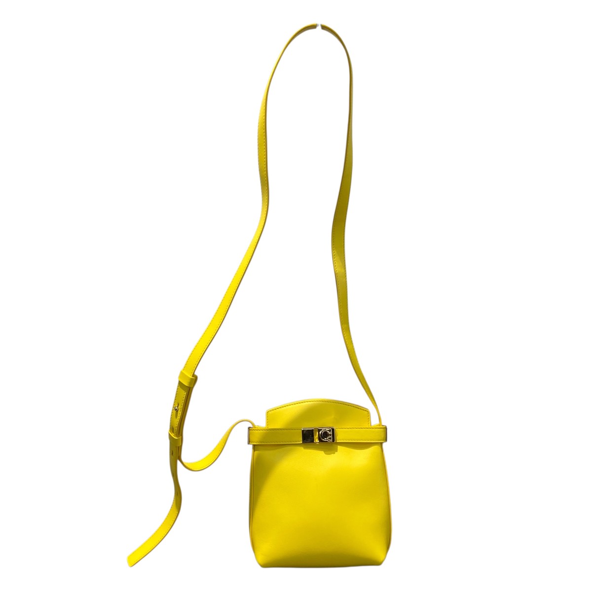 【中古】Salvatore Ferragamo レザーショルダーバッグ イエロー 【080626】(サルヴァトーレフェラガモ)|ブランド古着のカインドオル