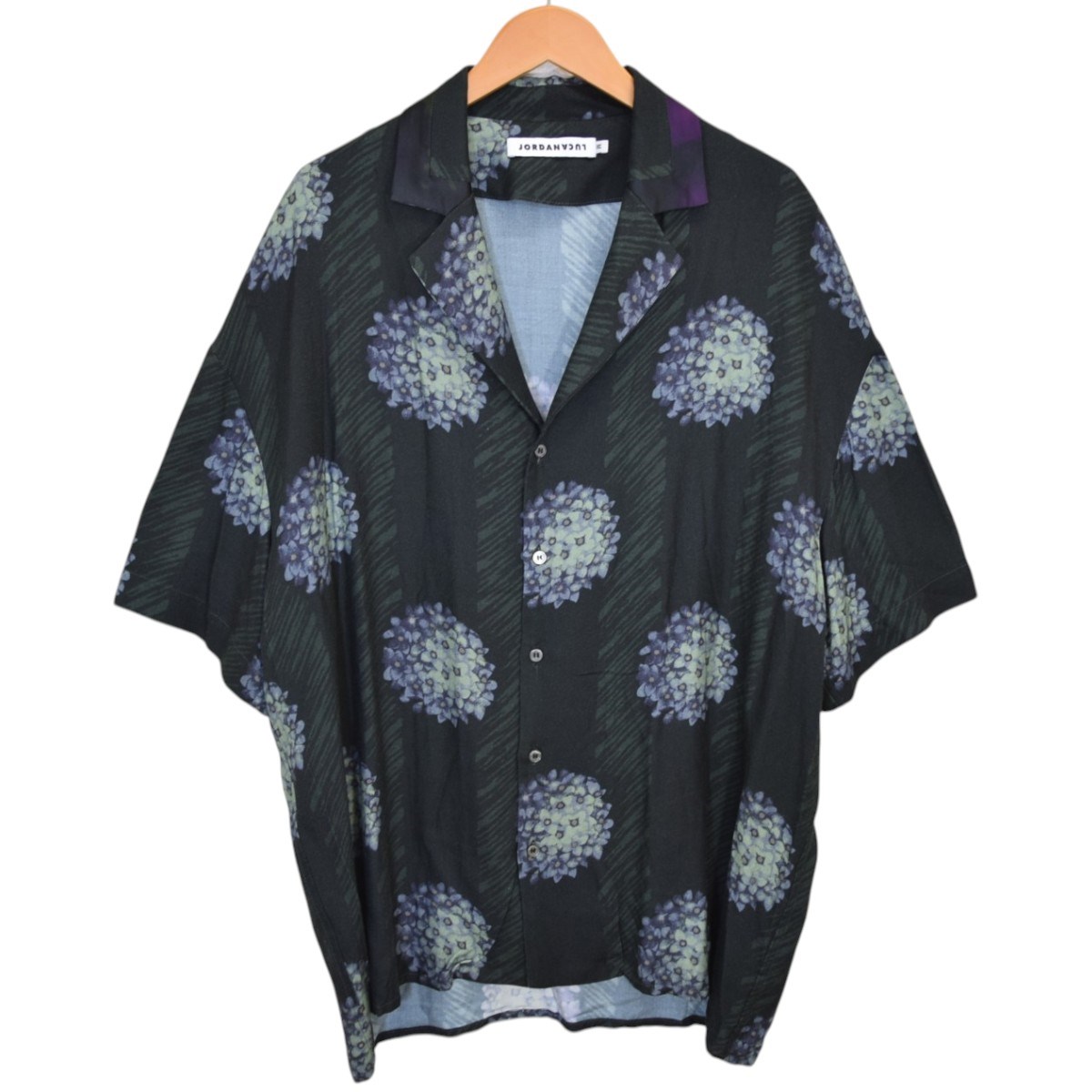 【中古】JORDANLUCA 地絹混開けはなし色つやプルオーバー 黒いこと×緑であること 大きさ：M 【080626】（ジョーダンルカ）
