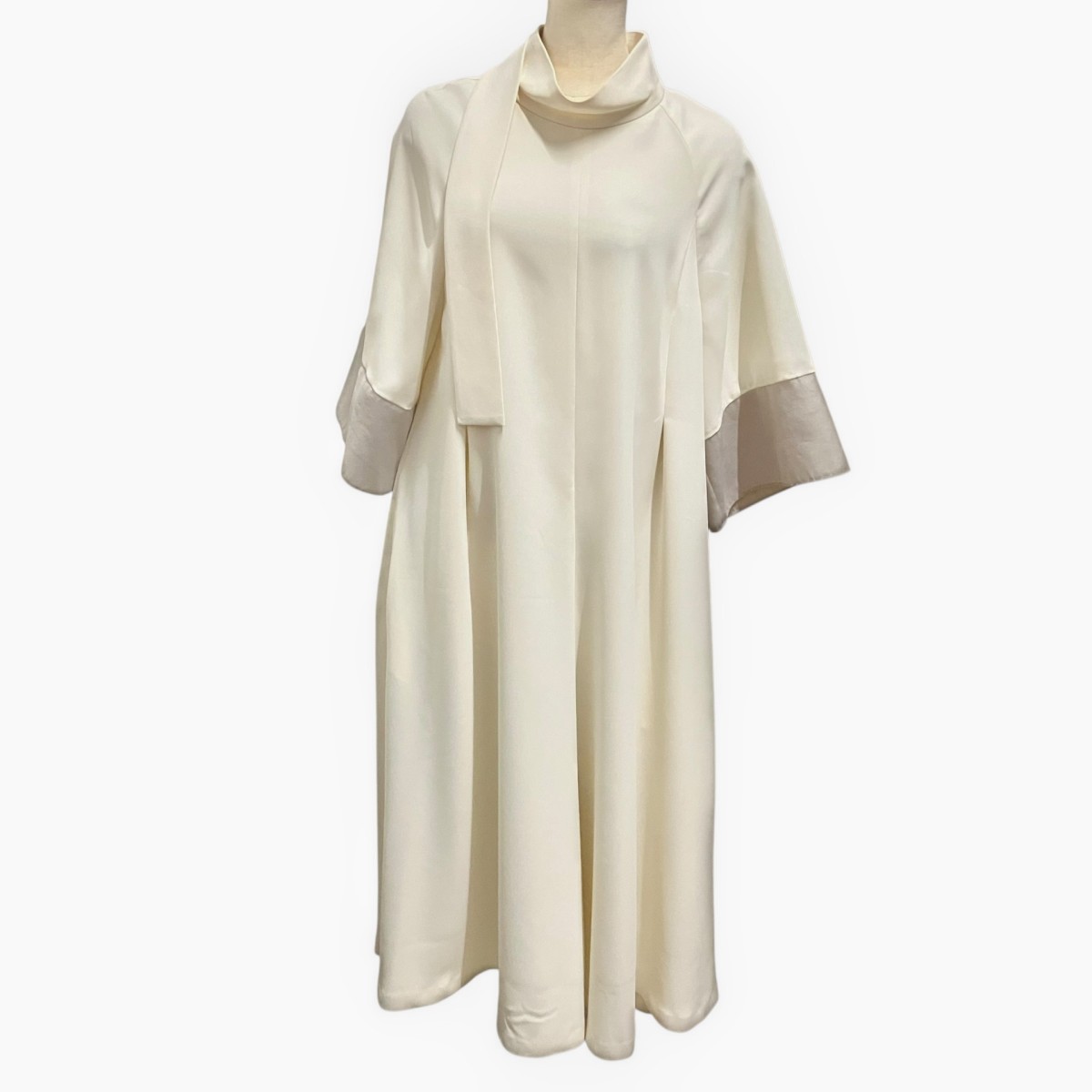 【中古】ADORE ミドルジョーゼットワンピース 531 3140309 象牙色 大きさ：38 【100626】（アドーア）