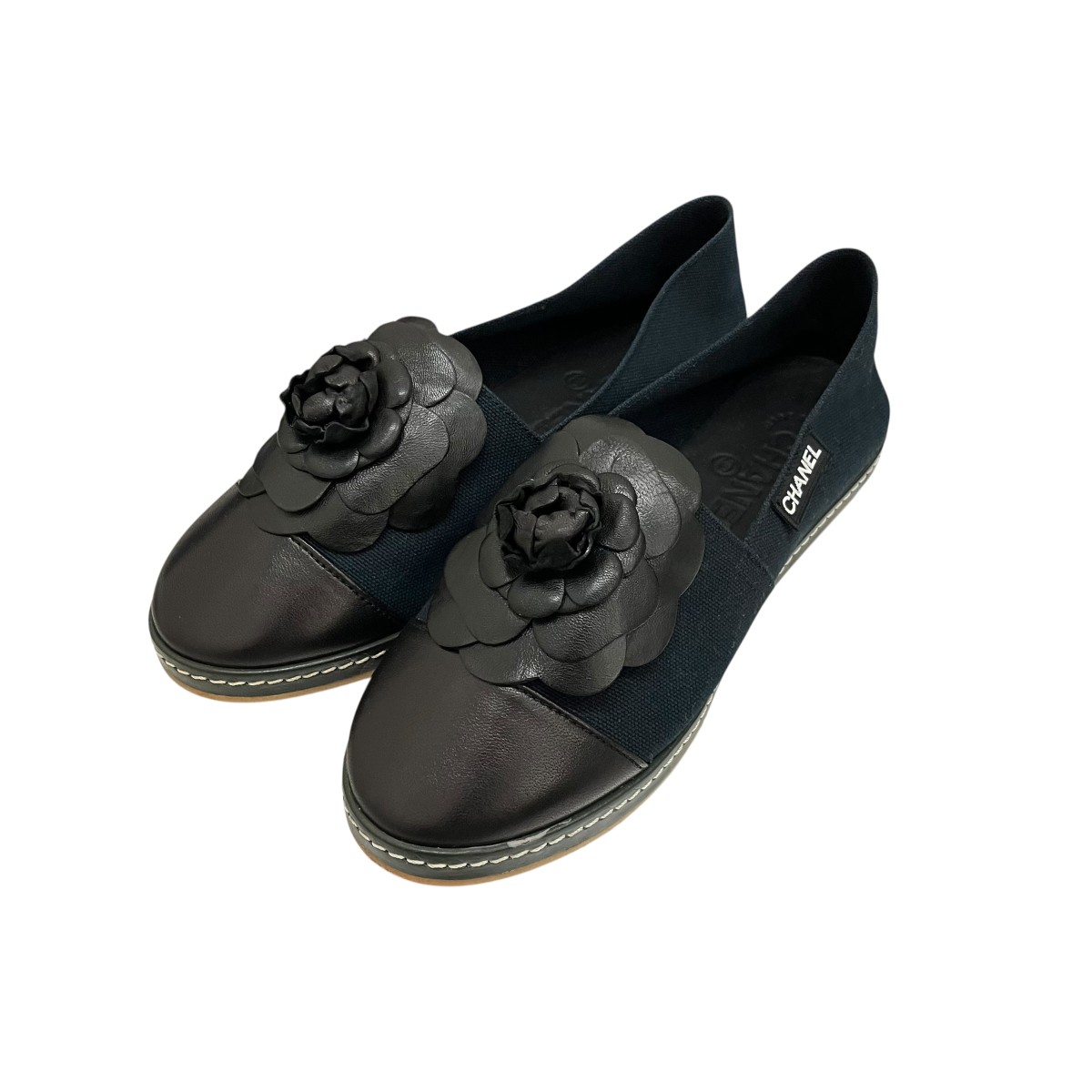 【中古】CHANEL レザーカメリアフラットシューズ 黒いこと 大きさ：36 【110626】（シャネル）