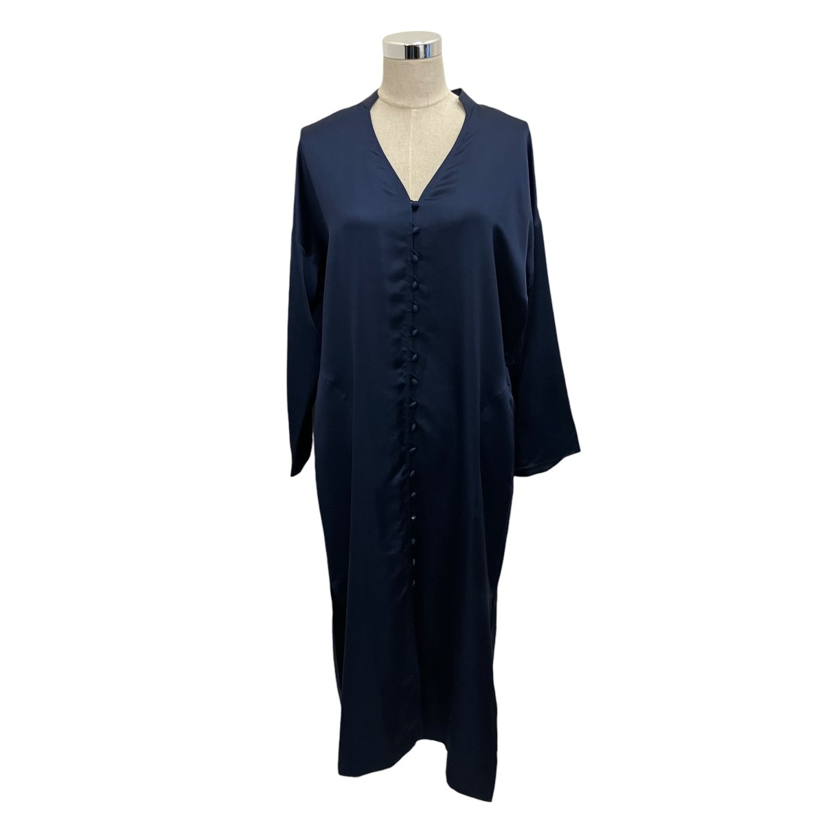 【中古】mame kurogouchi 【OPEN NECK SILK DRESS】 絹地衣装 MM19AW-DR716 米国海軍 大きさ：2 【110626】（マメクロゴウチ）