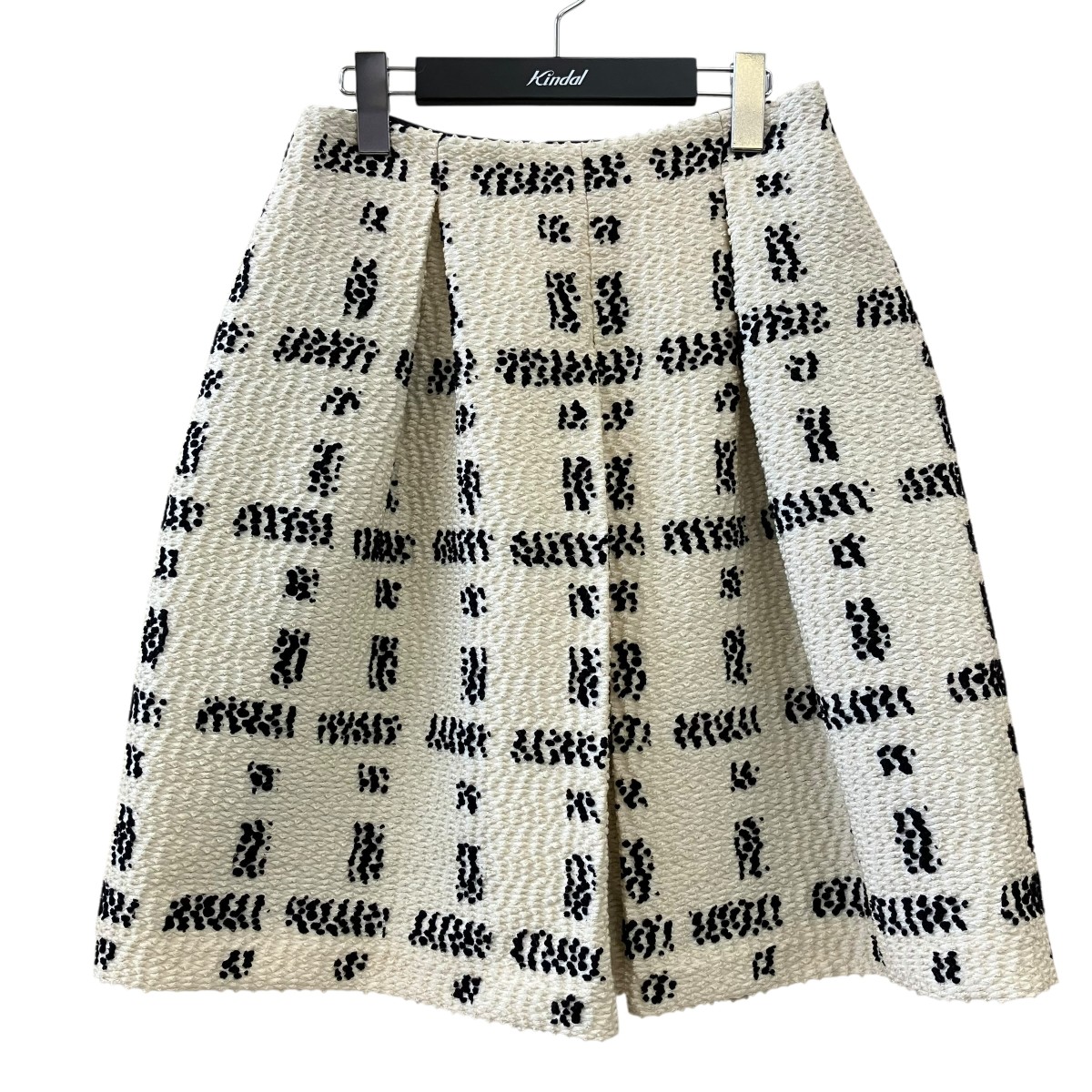 【中古】FENDI　スカート FQ6320 ホワイト サイズ：40 【270726】（フェンディ）｜ブランド古着のカインドオル