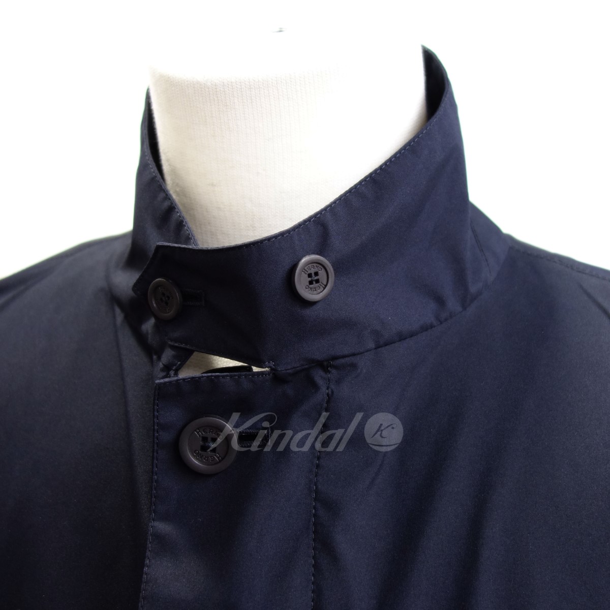 中古 ゴアテックスジップブルゾン ネイビー Herno ネイビー Laminar Gore Tex 2600 サイズ 50 Laminar Gore Tex ヘルノラミナー ブランド古着のカインドオルヘルノラミナー サイズ 50 中古 ゴアテックスジップブルゾン ネイビー Herno ネイビー Laminar Gore Tex 2600 サイズ 50 Laminar Gore Tex ヘルノラミナー ブランド古着のカインドオルヘルノラミナー サイズ 50