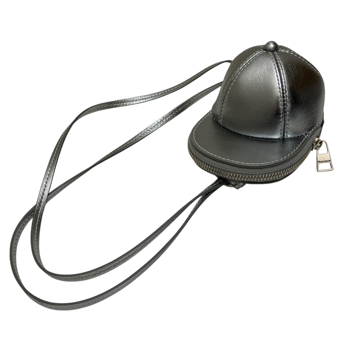 JW ANDERSON ブラックレザーキャップ JW ANDERSON ブラックレザーキャップ