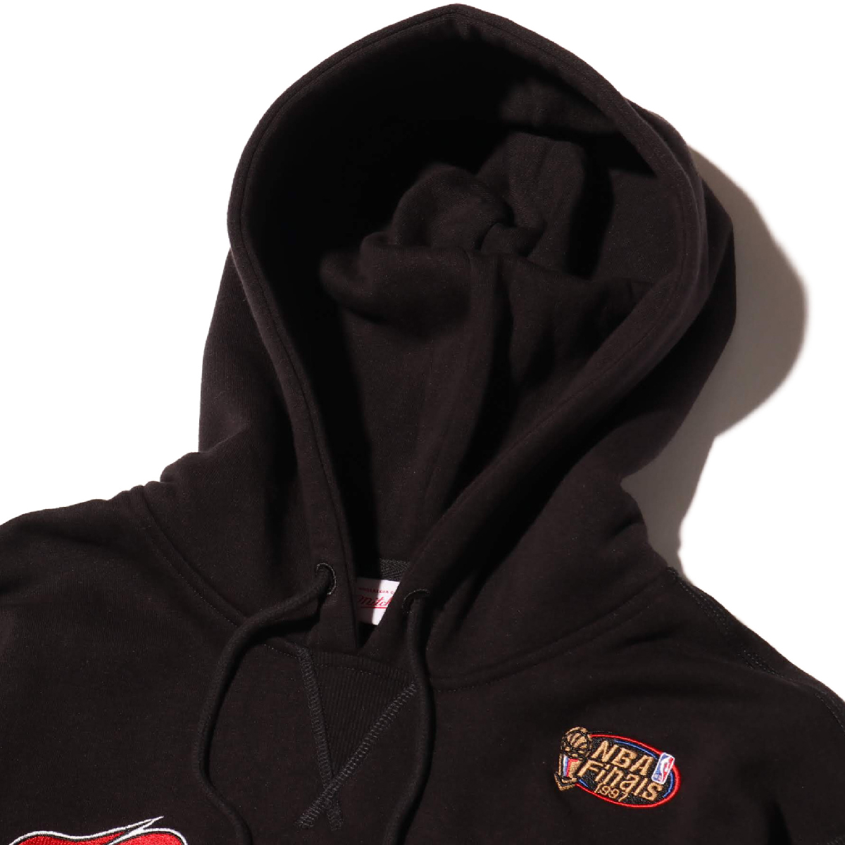 楽天市場 Mitchell Ness Old English Hoodie Chi Bulls Black ミッチェルアンドネス オールドイングリッシュ フーディー シカゴブルズ メンズ パーカー 19ho I Kinetics