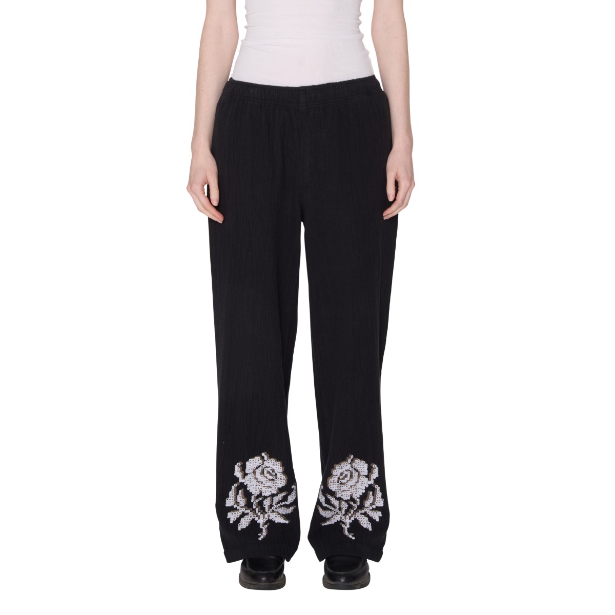 OBEY ROSES EMBELLISHED PANT (OFF BLACK) (オベイ ローゼズ エンベリッシュド パンツ)【レディース】【ワイドパンツ バギーフィット ストレートレッグ カジュアル ブラック】【26SS】
