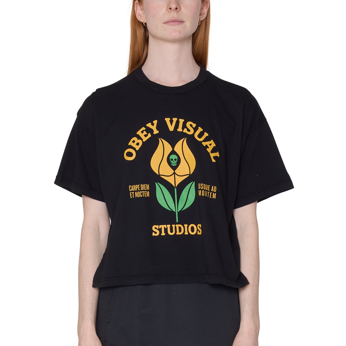 OBEY CARPE DIEM FLOWER ROW T-SHIRT (DIGITAL BLACK) (オベイ カルペ ディエム フラワー ロウ ティーシャツ)【レディース】【コットン素材 グラフィック 半袖 ブラック】【26SS】
