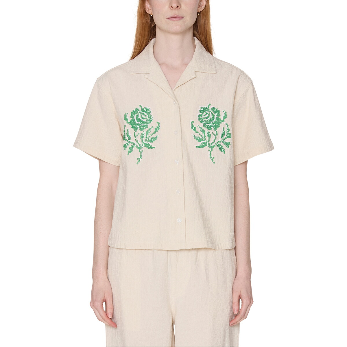 OBEY ROSES EMBELLISHED SS SHIRT (NATURAL) (オベイ ローズ エンベリッシュド ショートスリーブ シャツ)【レディース】【コットン100％ 刺繍グラフィック 通気性 ベージュ】【26SS】｜Kinetics