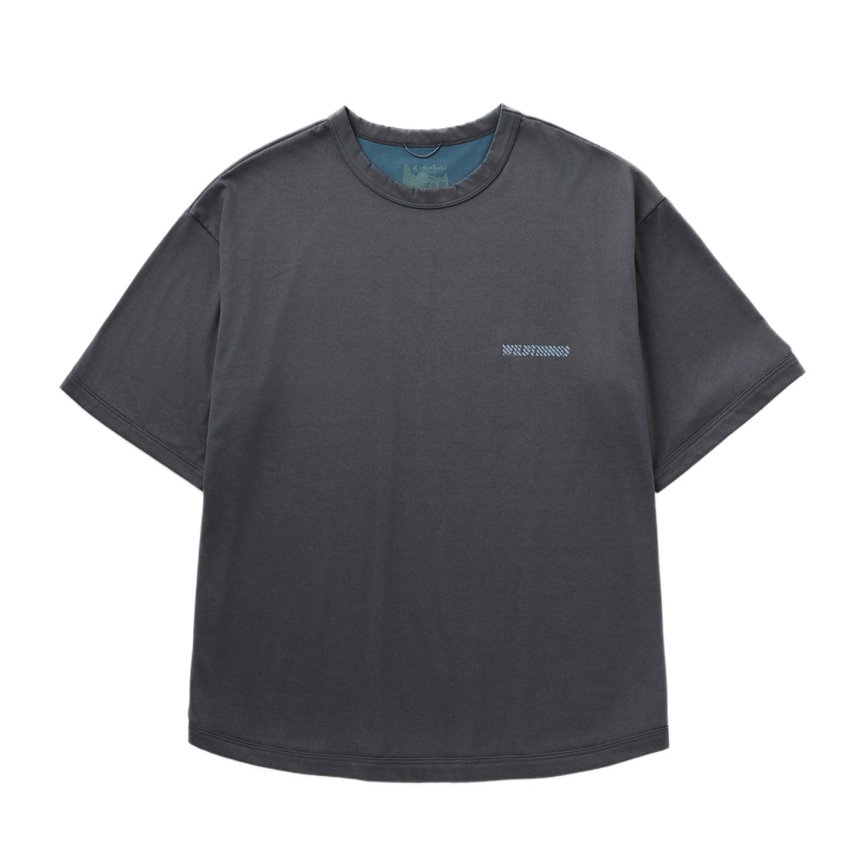 WILD THINGS ICE PACK TEE (CHARCOAL) (ワイルドシングス アイスパックTシャツ)【メンズ】【接触冷感機能 半袖 日本製 グレー】【26SS】｜Kinetics