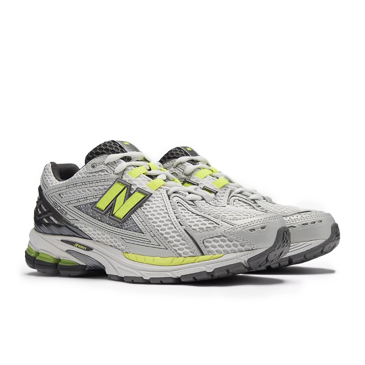 New Balance 1906R (Light Silver Metallic With Alkaline Green) (ニューバランス 1906R)【メンズ レディース】【ランニングスタイルシューズ メッシュアッパー シンセティックレザー 通気性 軽量 シルバー】【26SS】｜Kinetics
