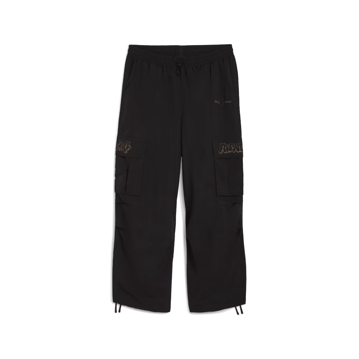 【30%OFF】PUMA x RIPNDIP EXTREME CARGO PANTS (PUMA Black) (プーマ x RIPNDIP エクストリーム カーゴパンツ)【メンズ レディース】【カーゴパンツ ワイドパンツ リサイクル素材 ウエストコード 機能性 コラボ ブラック】【25FW】｜Kinetics