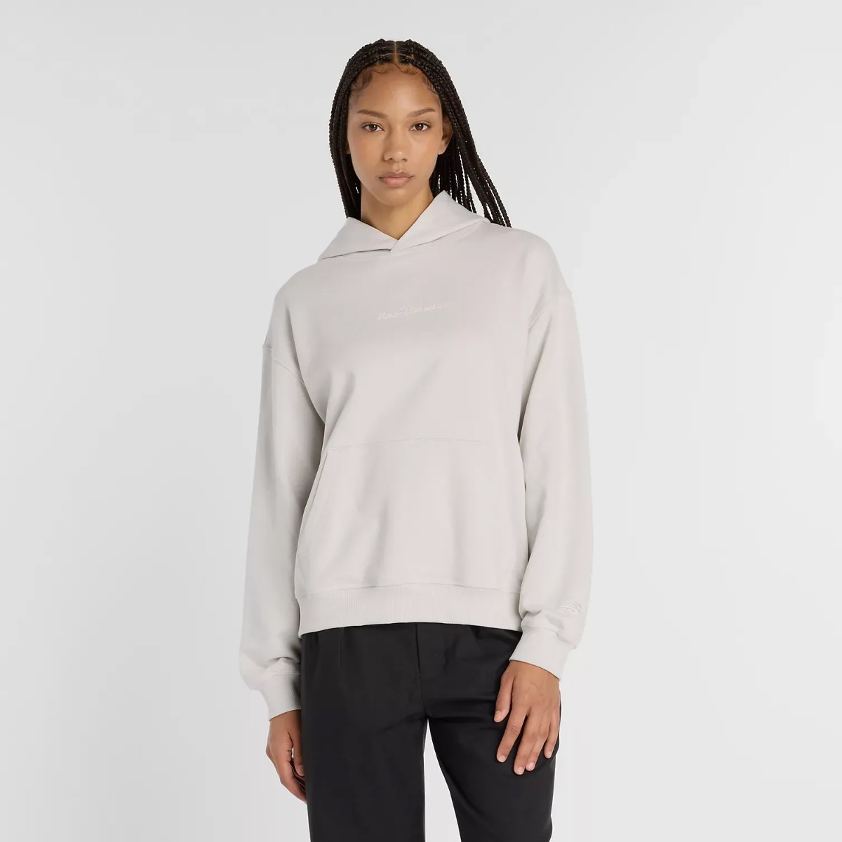 【20％OFF】 New Balance Athletics Script Hoodie (Grey Matter) (ニューバランス アスレチックス スクリプト フーディー)【レディース】【フーディ スウェット コットン グラフィック 刺繍 カジュアル グレー】【25FW】