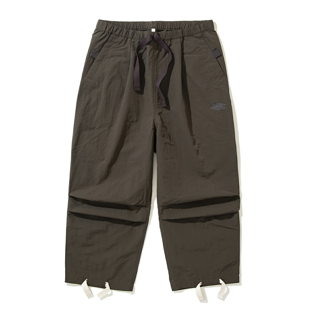 【40%OFF】UMBRO NYLON CODE TROUSERS(濃灰色薄墨色)(アンブロ ナイロン吊りひも トラウザー)【メンズ レディース】【ズボン下 ボトムス UMBRO HOUSE】【24FW】