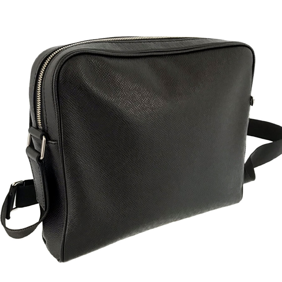 ルイ ヴィトン Louis Vuitton タイガ アレックス メッセンジャー M ノワール レザー ショルダーバッグ Tu 中古 Butlerchimneys Com