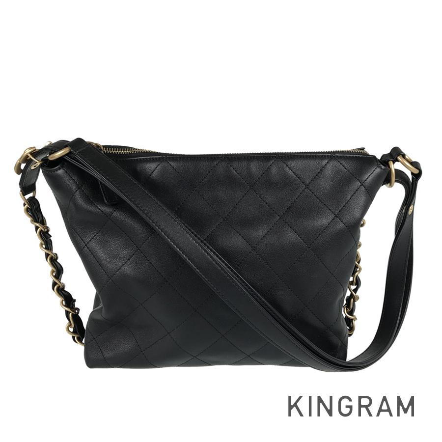 シャネル CHANEL なめし革 背嚢 うしろ側容器に並べる fie【中古】