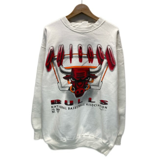 【中古】　スウェット　(C)MAGIC JOHNSON　長袖　トレーナー　トップス　クルーネック　裏起毛　NBA　バスケ　オフィシャルライセンス　CHICAGO BULLS　プリント　古着　/1952｜KINJIusedclothing