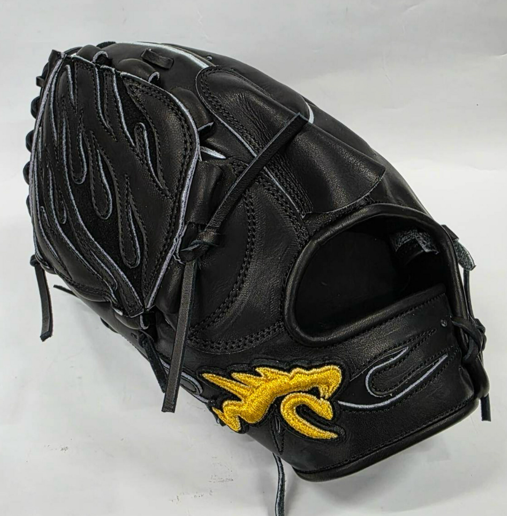 GLOVE STUDIO RYU  硬式用グローヴ RYU-D99 ピッチャー用 黒いこと ベイスボール 上級高等学校ベイスボール 貨物輸送無料