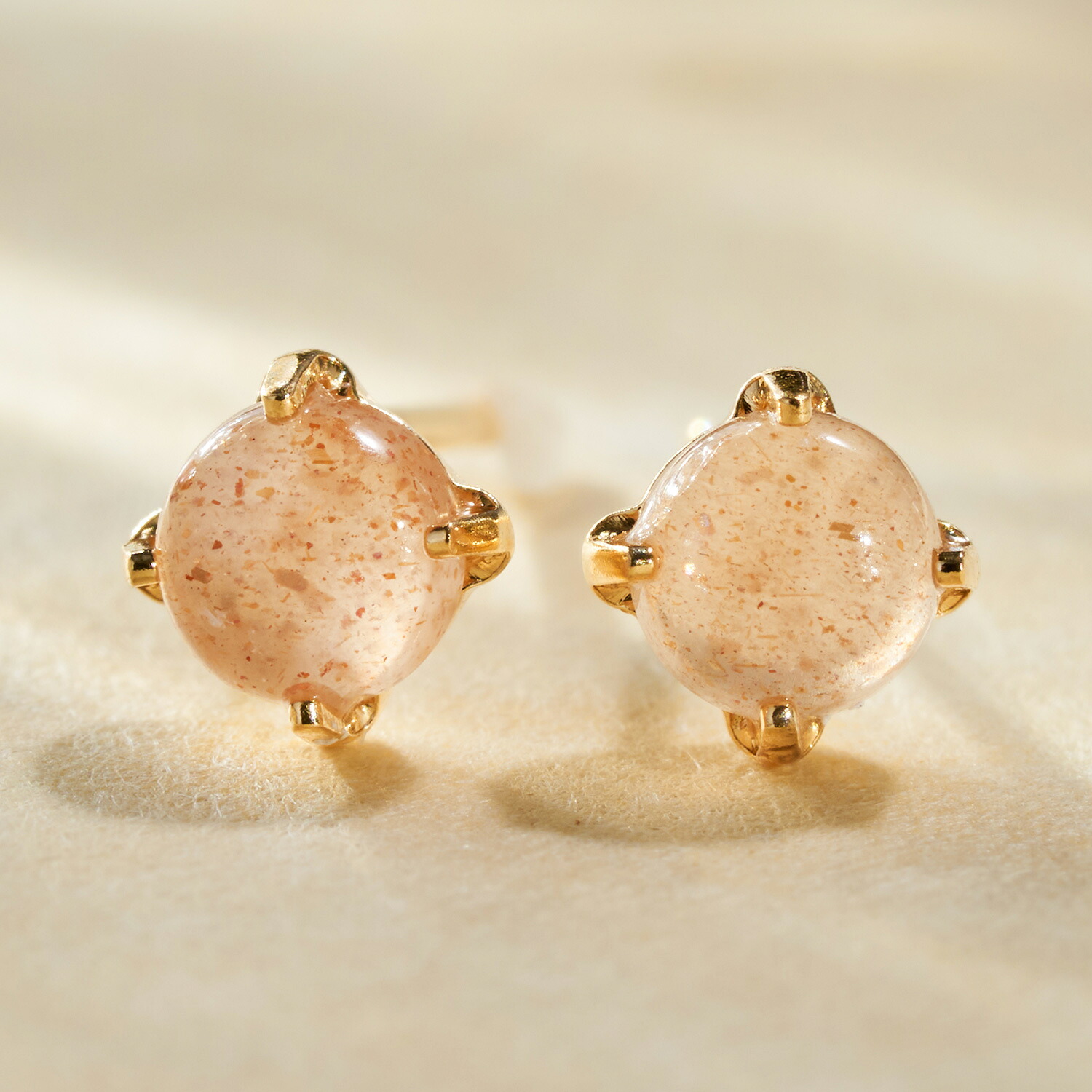【最短当日出荷】カボションカット オレンジムーンストーン K18ゴールド スタッドピアス・ポティロン 18K 18金 日本製