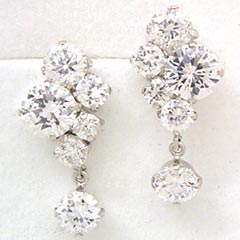 クーポンで最大5000円off ホワイトゴールド キュービックジルコニアピアス ルッソデュラン 華奢 シンプル 小粒 可愛いピアス ジュエリー ブランド 宝石 Cciampnr Com