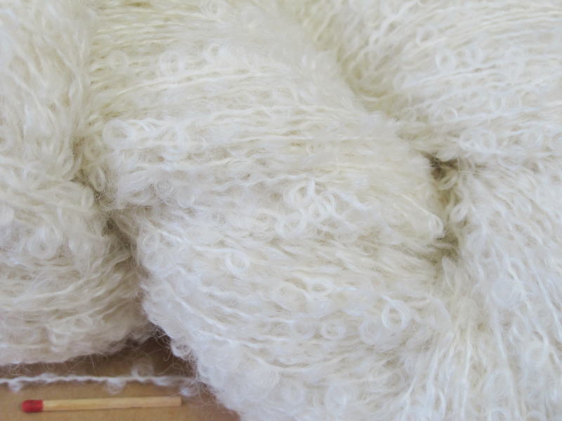 ぷちゃみ様専用　モヘア毛糸とループ モヘアループ（生成・巻き） ふっくらした作品で暖かく