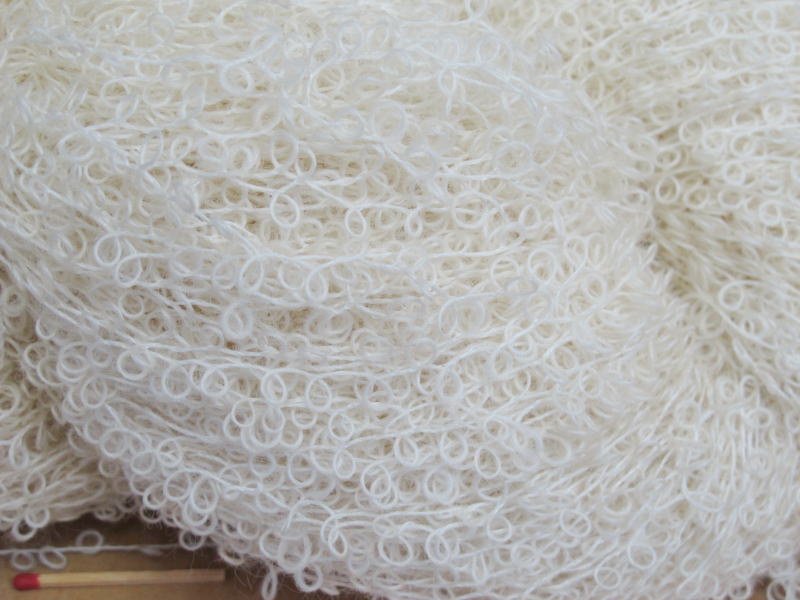 ぷちゃみ様専用　モヘア毛糸とループ モヘアループ（生成・巻き） ふっくらした作品で暖かく