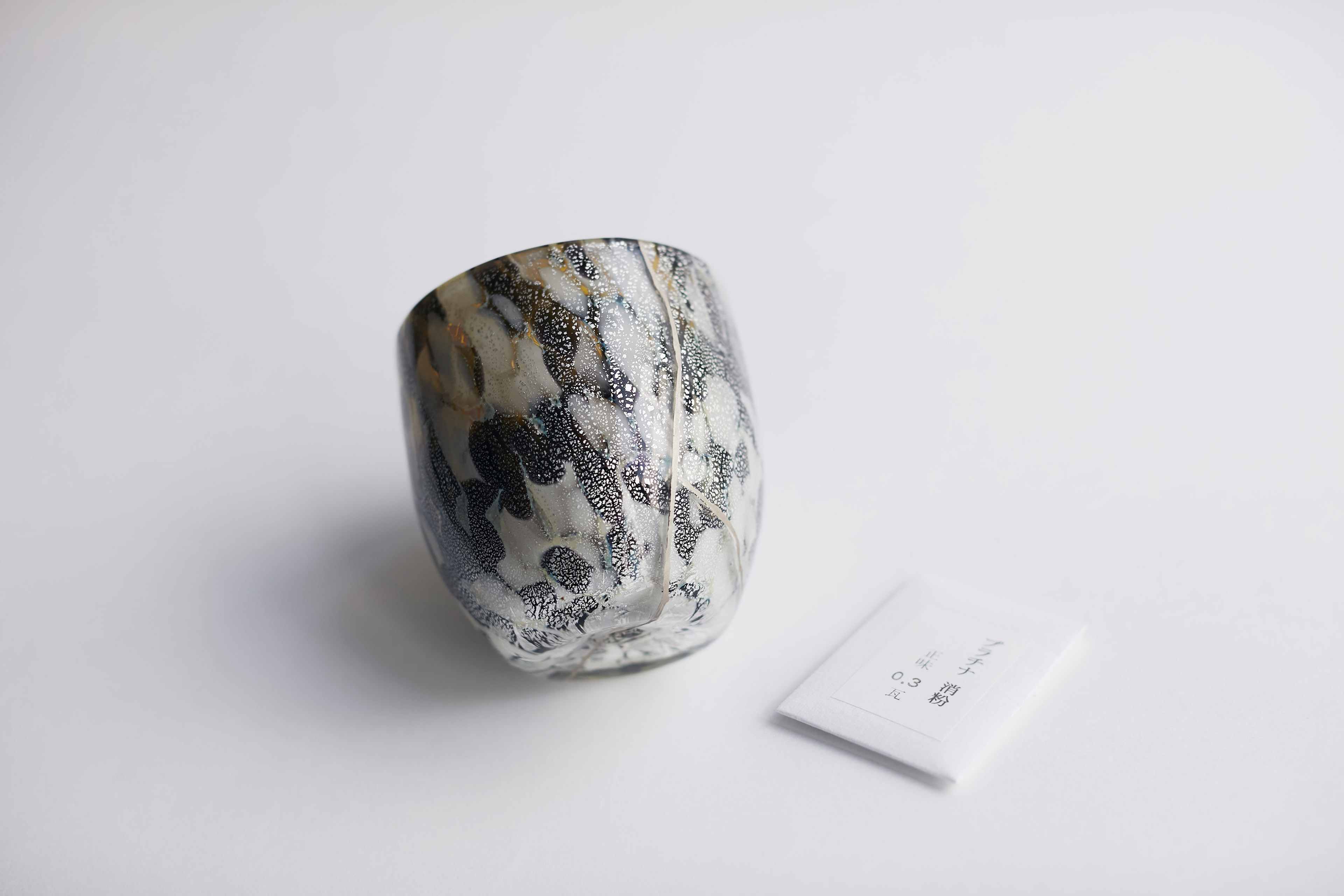 プラチナ金継ぎキット初心者用 陶芸 欠け 金継ぎをおうちで自分でできる初心者セット Platinum ヒビ 陶芸用品 Tsugukit 修繕 ギフト包装可 陶器 お皿 プラチナつぐキット 食器に使える初心者用伝統金継ぎセット 本漆 純金粉 白金粉 筆使用 修理 修繕 ヒビ 欠け 割れ プラチナ金継ぎキット初心者用 陶芸 欠け 金継ぎをおうちで自分でできる初心者セット Platinum ヒビ 陶芸用品 Tsugukit 修繕 ギフト包装可 陶器 お皿 プラチナつぐキット 食器に使える初心者用伝統金継ぎセット 本漆 純金粉 白金粉 筆使用 修理 修繕 ヒビ 欠け 割れ