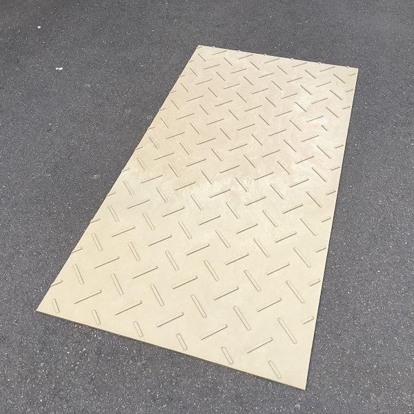 個人宅配送不可 ウッドプラスチックテクノロジー 養生敷板 Diban ディバン 片面凸 厚型3×6 1枚入り 茶