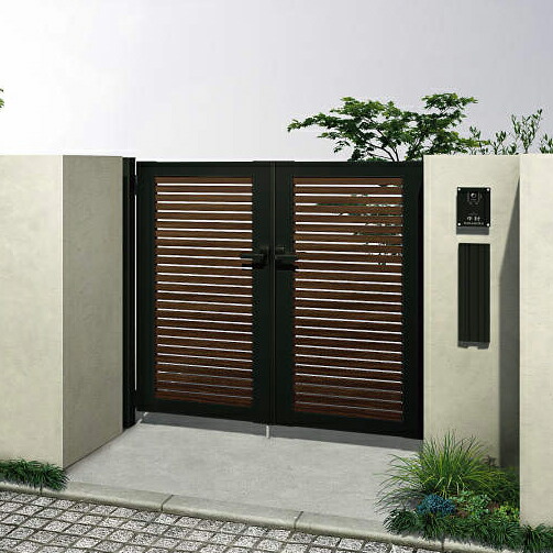 Ykkap 門扉 Ykkap 両開き 07 12 門柱仕様 横太格子のインダストリアルデザインの門扉です Ykkap 複合カラー 門柱仕様 内開き仕様 Ume S04 送料無料 ルシアス門扉s04型