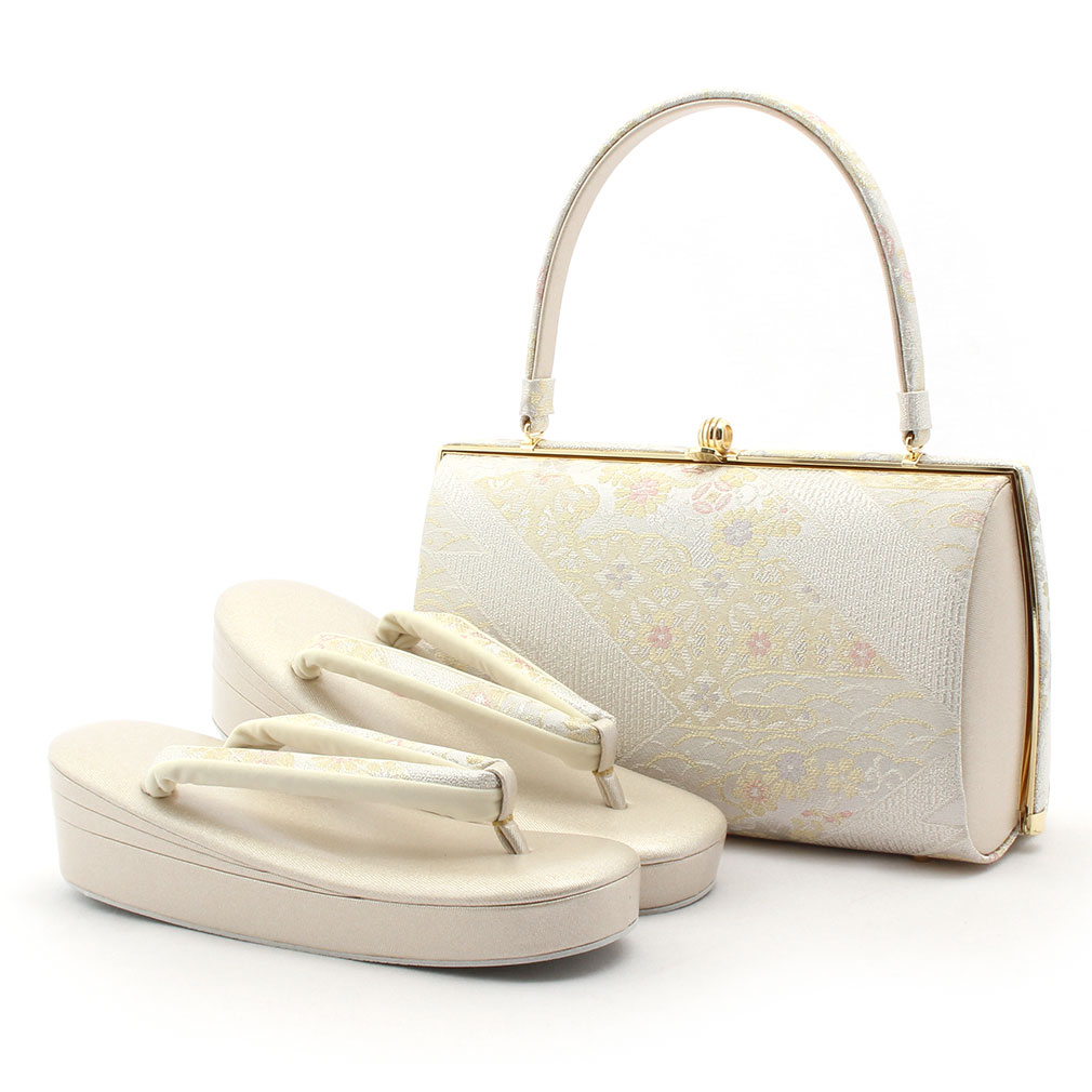 草履バッグセット 留袖用 訪問着用 ＜紗織＞ Sサイズ Mサイズ Lサイズ LLサイズ フリーサイズ 日本製 ＜シルバー／小花＞