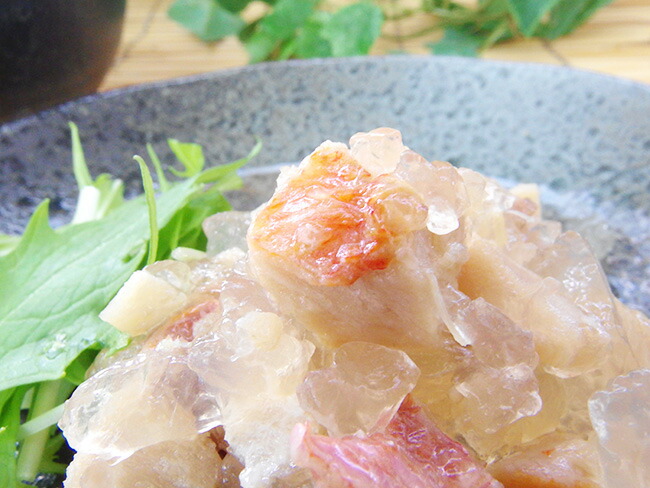 金目鯛の煮こごり風キンメダイを煮こごり風に仕上げた缶詰です。きんめだいのお茶漬けにも最適