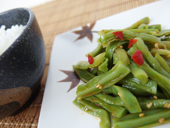 楽天市場 山クラゲ ラー油 300g 献上菜 皇帝菜 貢菜 ステムレタス 茎レタスとも呼ばれている山くらげ コリコリの歯ごたえが堪らなく ご飯やお酒の肴にもよく合う逸品です 辣油のぴりっ辛が堪りません メール便対応 麺本舗吉粋 楽天支店