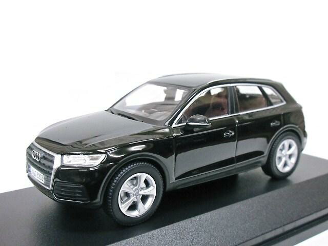 AUDI特注 1/43 アウディ Q5 (ブラック) 2017