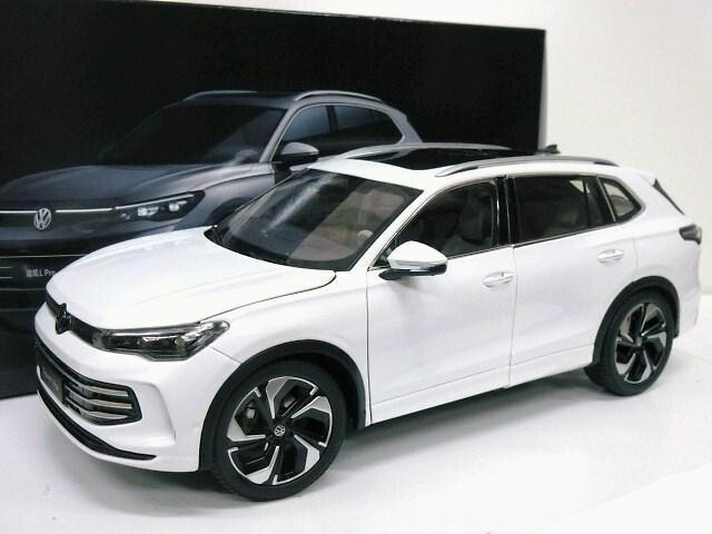 アウディVolkswagen アルテオン エレガンス ホワイト 1/18 VW特注 1/18 フォルクスワーゲン アルテオン ホワイト : 寝具