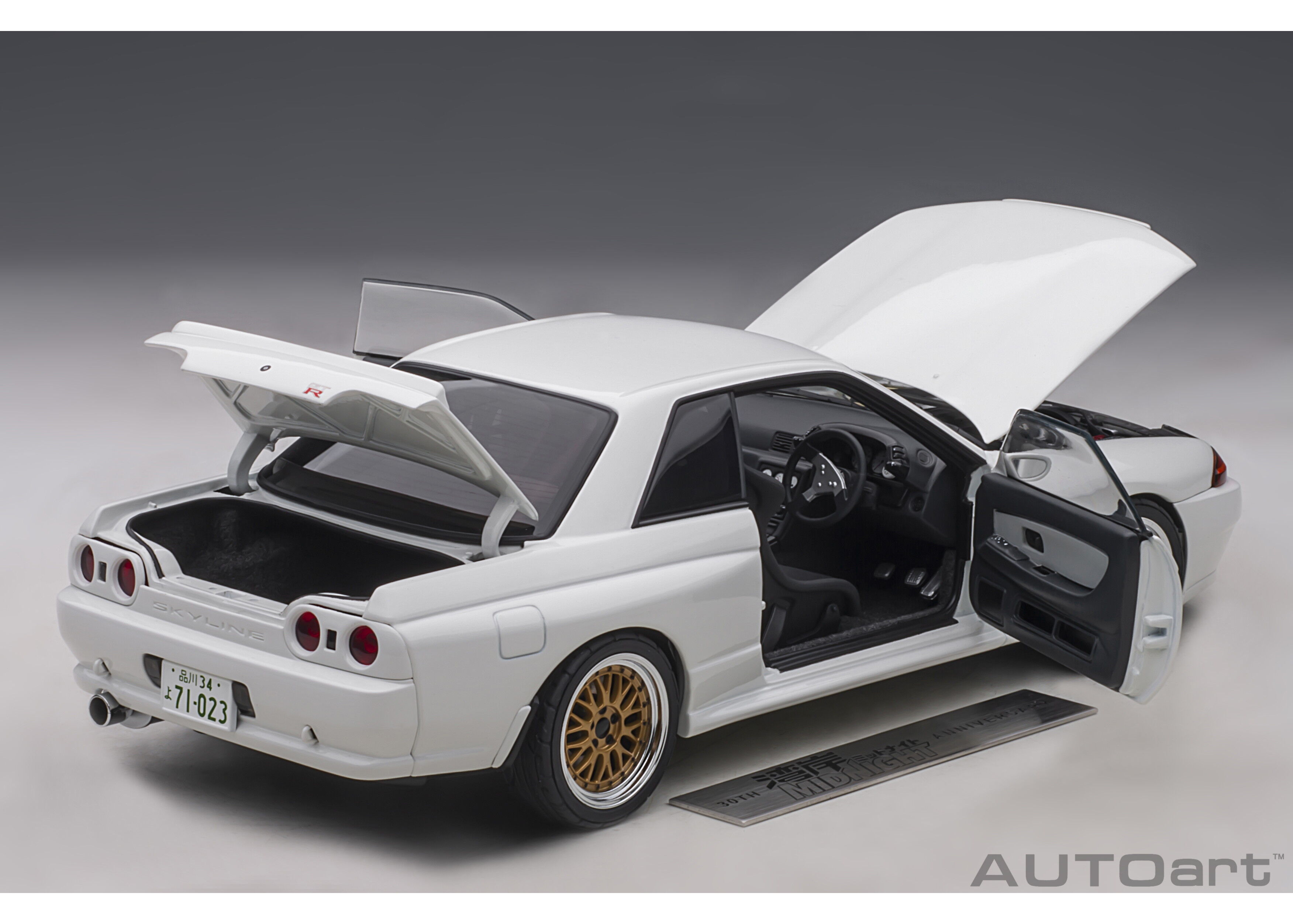 AUTOart 18 日産 スカイライン (R32) GT-R ホワイト 「湾岸