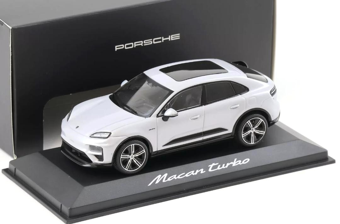 【極美品】ミニチャンプス1/43ミニカーポルシェ　マカンturboライトグレー 楽天市場】ミニチャンプス 1/43 ポルシェ マカン ターボ 2018