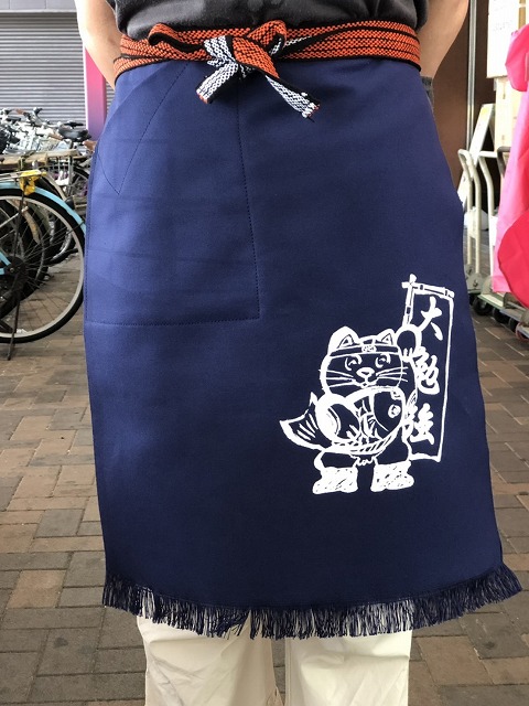 楽天市場】ふさ付2つポケット帆前掛け 赤（並幅）招き猫マーク入り 綿