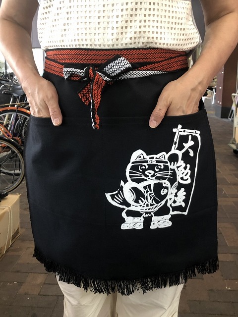 楽天市場】ふさ付2つポケット帆前掛け 赤（並幅）招き猫マーク入り 綿