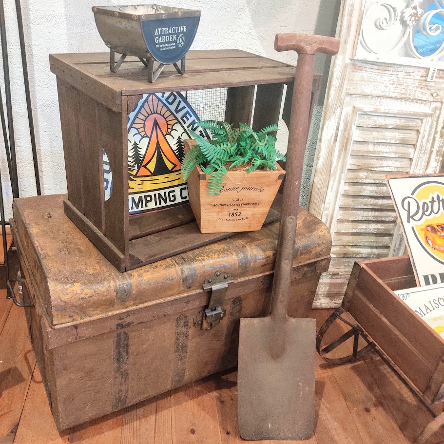【百貨店SALE客体！】antique shovel アンティークシャヴェル シャヴェル シャヴェル アンティーク風 見せびらかす 庭 部屋の入り口 ジャンク カントリー ラスティック 今めかしい 飾りつけ 10A076