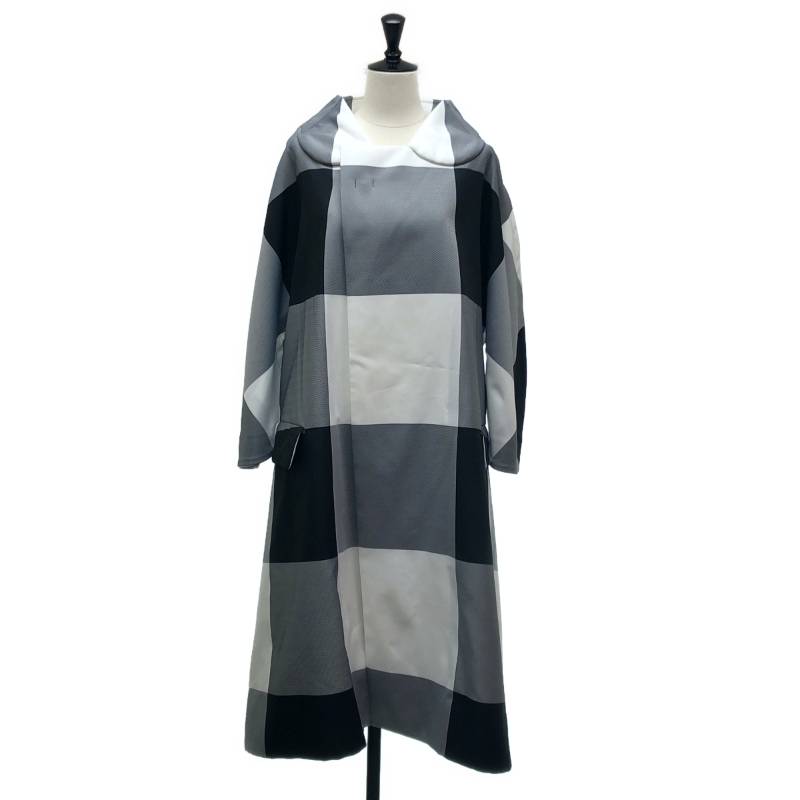 COMME des GARCONS / コムデ給仕 | 2022SS | 立ちはだかる照合のしるし 二座標軸厚地の外套 | XS | 黒いこと/白いこと | レディース