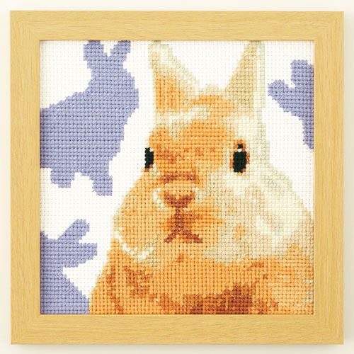 うさぎと蝶の刺繍入り青いハンドバッグ１点ものです c4e3296ce9765d580542509b1d194d