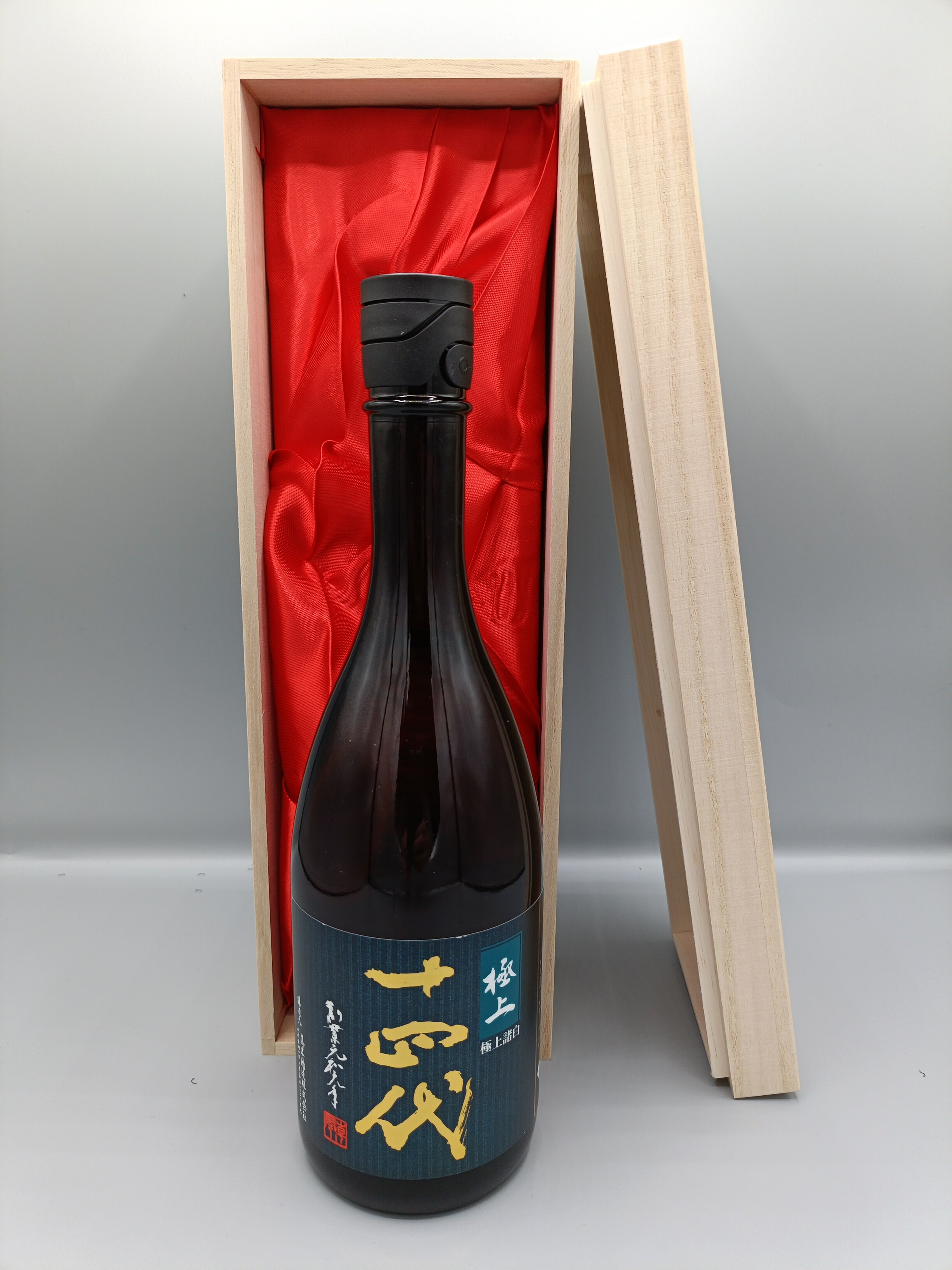 楽天市場】ギフト 日本酒 朝日鷹【特別本醸造】720ml 十四代の