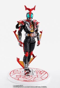 【中古】(未使用･未開封品)S.H.Figuarts（真骨彫製法）仮面ライダーカブト ハイパーフォーム 真骨彫製法 10th Anniversary Ver. 約150mm ABS&PVC製 塗装済みフィギュア｜お取り寄せ本舗 KOBACO