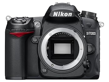 【中古】(未当て嵌める･未開封品)Nikon デジタル一眼二眼レフ写真機 D7000 上半身