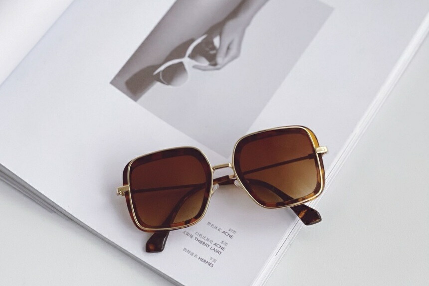 87 Off 送料無料 サングラス キッズ ベビー 子供用 男の子 女の子 色付きメガネ カラーレンズ スクエア型 紫外線対策 おしゃれ 可愛い お出かけ お散歩 ファッション小物 Www Basexpert Com Br