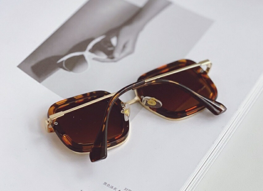 87 Off 送料無料 サングラス キッズ ベビー 子供用 男の子 女の子 色付きメガネ カラーレンズ スクエア型 紫外線対策 おしゃれ 可愛い お出かけ お散歩 ファッション小物 Www Basexpert Com Br