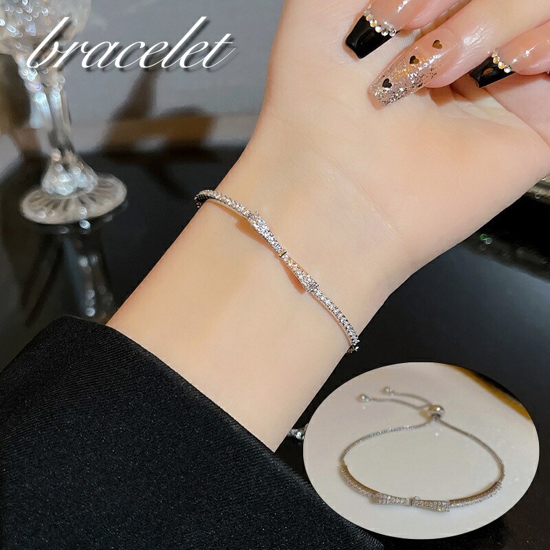 【2025S/S 限定超希少】CELINE マルチカラーパールブレスレット 2025S/S 限定超希少】CELINE マルチカラーパールブレスレット FEATURE