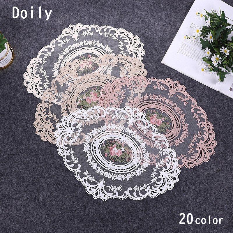 ドイツで購入の花柄刺繍テーブルクロス、ベルギーのレースのコースターなどまとめ売り おしゃれなレースドイリー、お花の刺繍が入った可愛いコースター