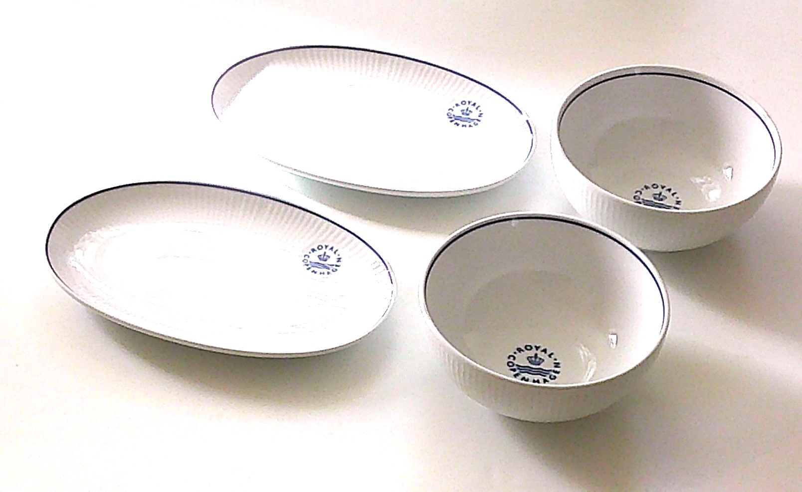 ロイヤルコペンハーゲン オーバルボウル ペア ブルーパルメッテ オーバルボウル ペア 15cm|ロイヤル